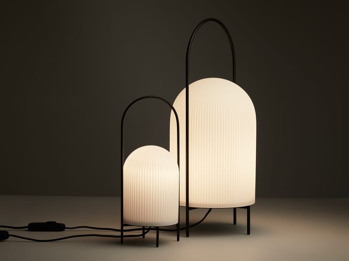 Ghost gulvlampe, Svart–hvitt opalglass Woud