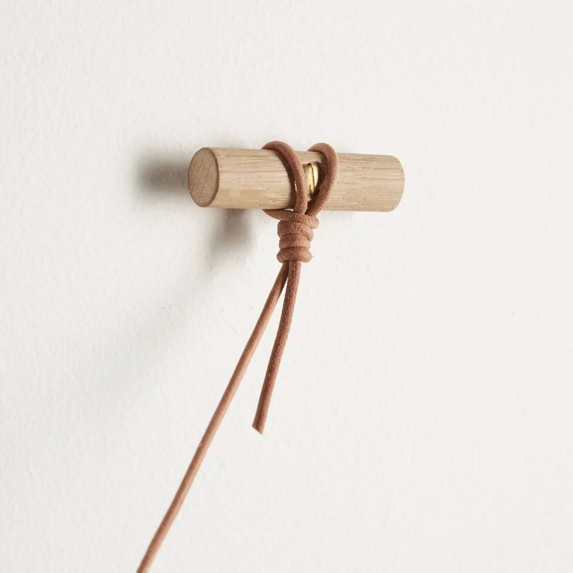 Knaegt klesknagg, hvitpigmentert eik Woud