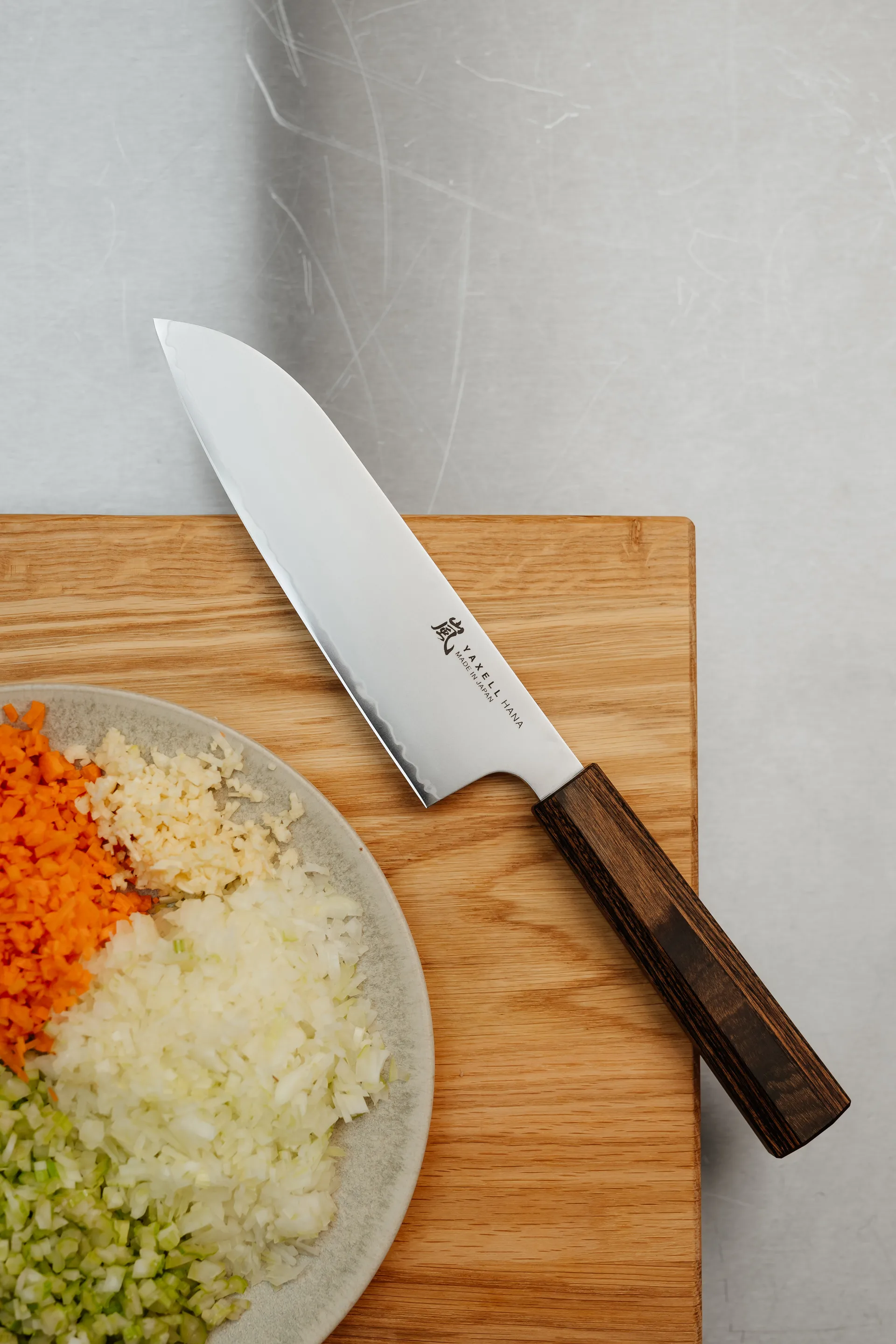 Hana santokukniv 16,5 cm, Rustfritt stål-pakkawood Yaxell