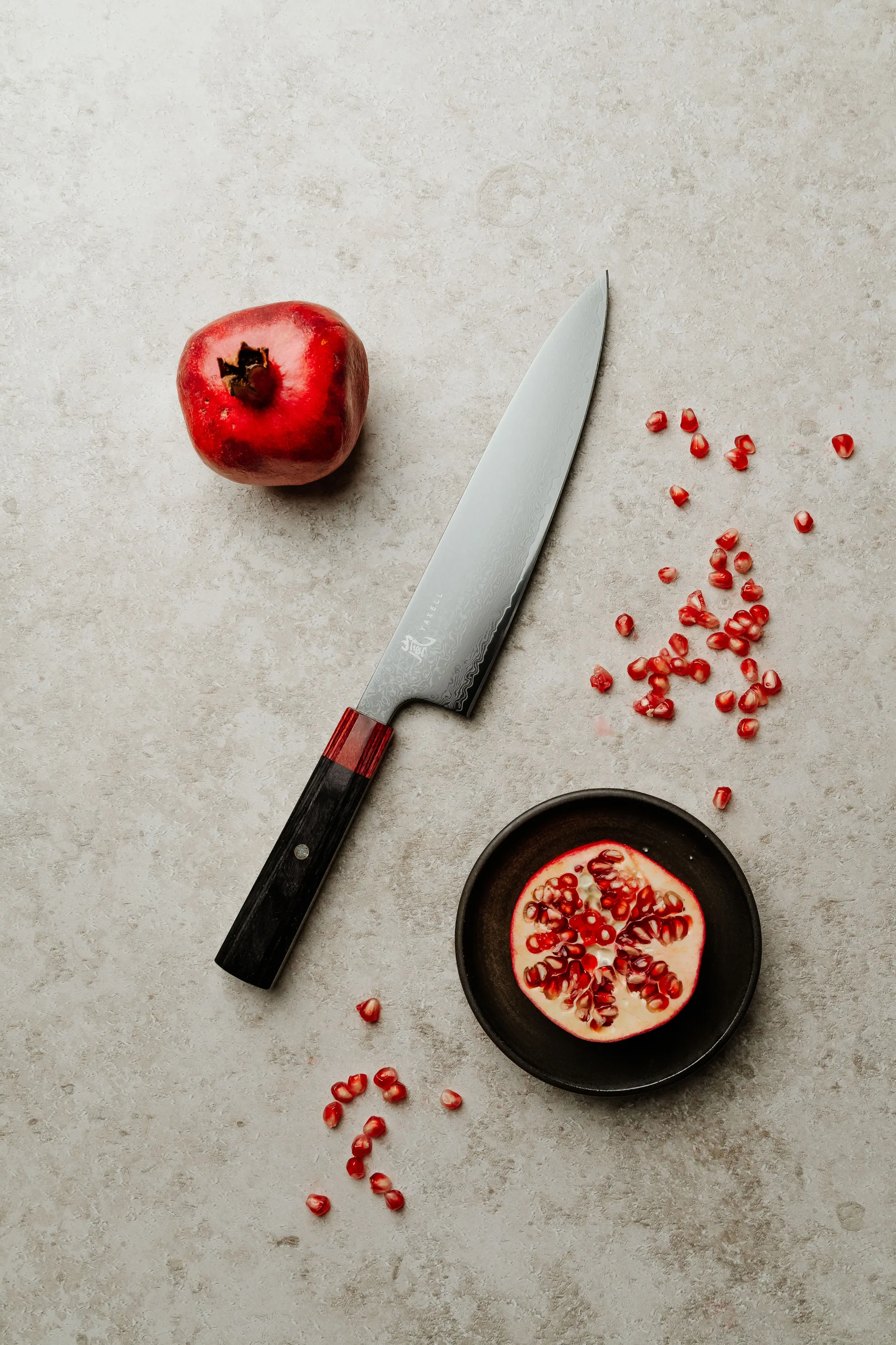 Rei kokkekniv, Rød-svart, DLC, 20 cm Yaxell