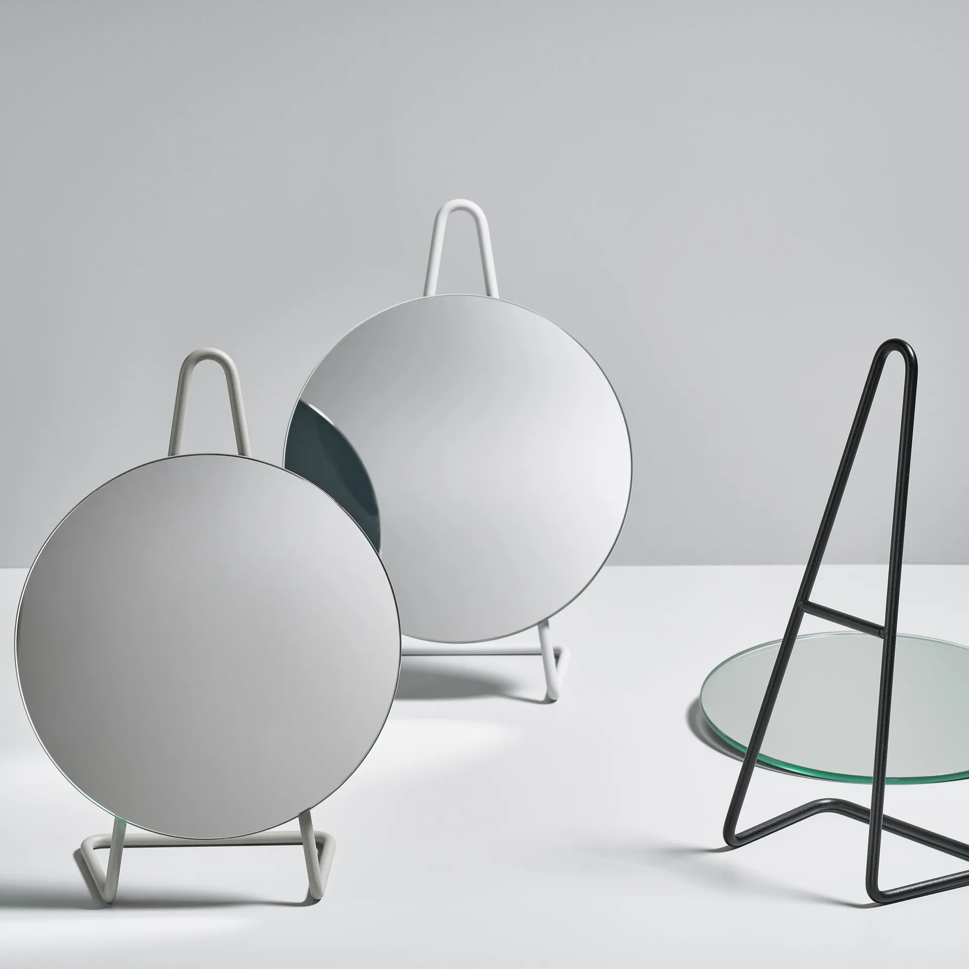 A-Mirror bordsspeil, Svart Zone Denmark