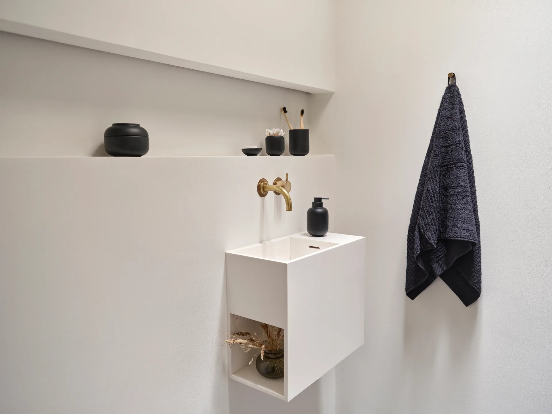 Sensu boks med lokk Ø6,5x9 cm, Black Zone Denmark