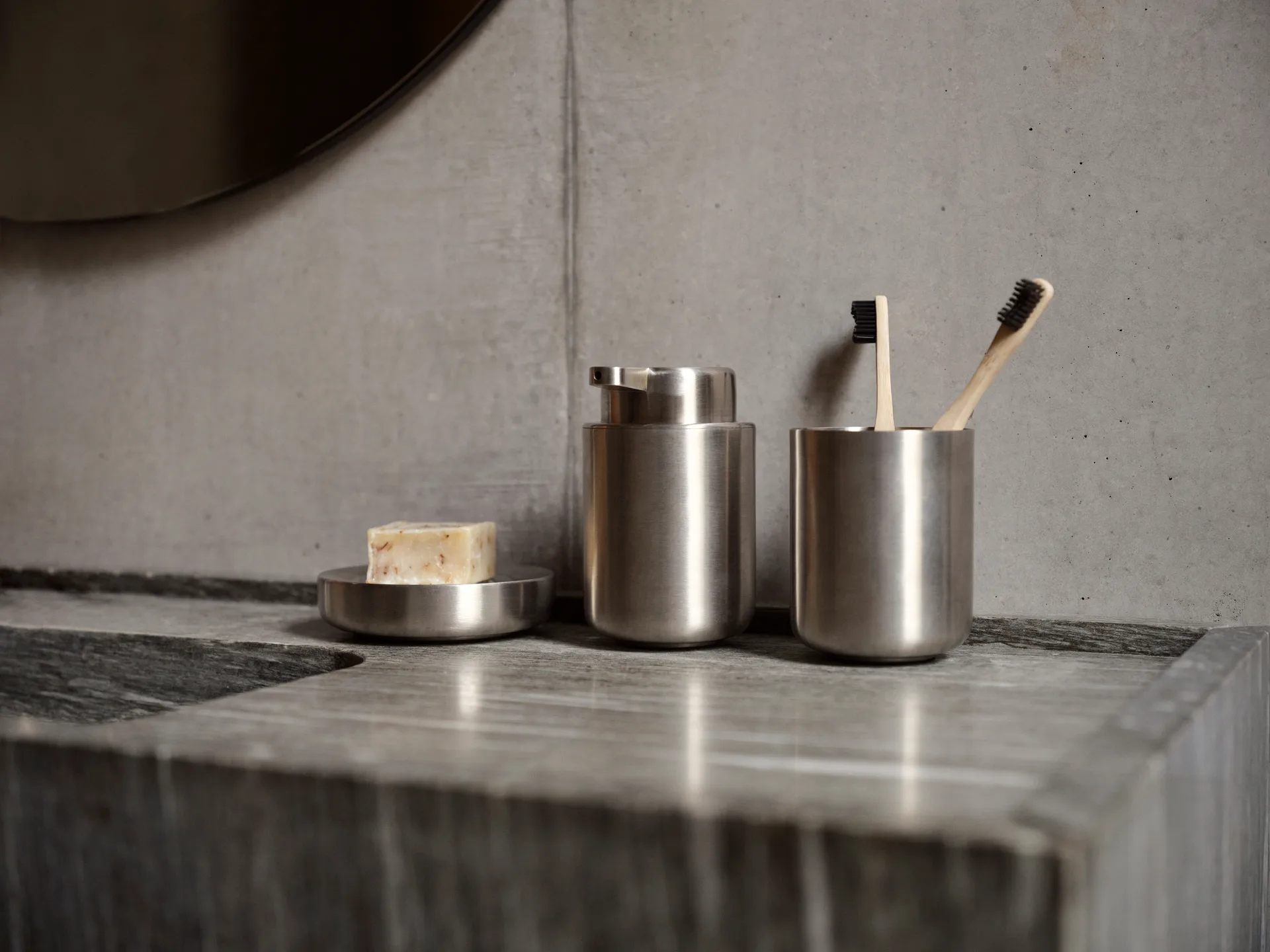 Ume tannbørstekopp, Stål Zone Denmark