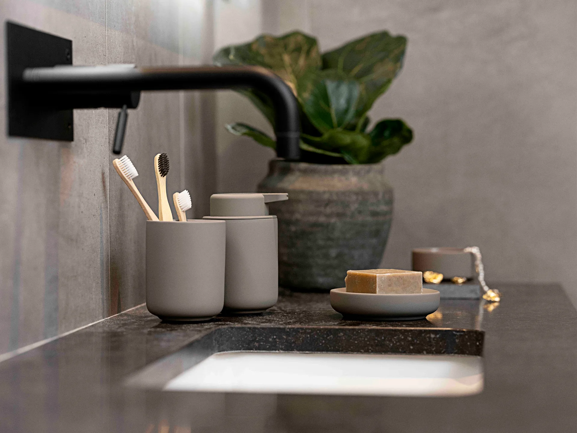 Ume tannbørstekopp, Taupe Zone Denmark