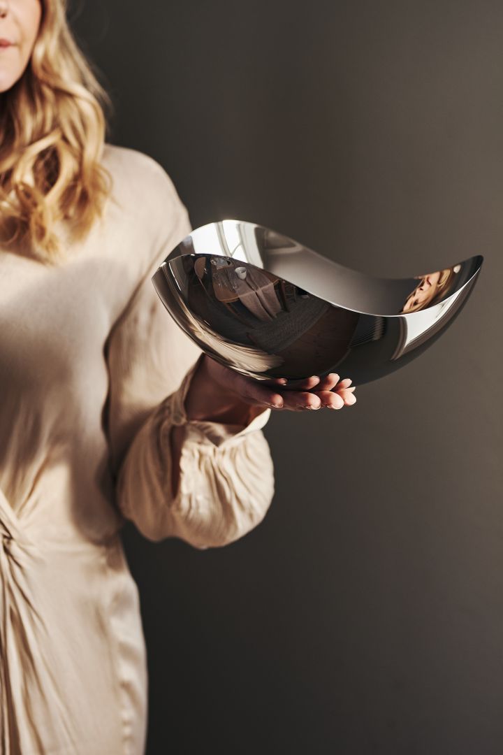 Bloom-skål fra Georg Jensen i rustfritt stål er den perfekte tidløse designgaven å gi bort i gave til alle anledninger. 
