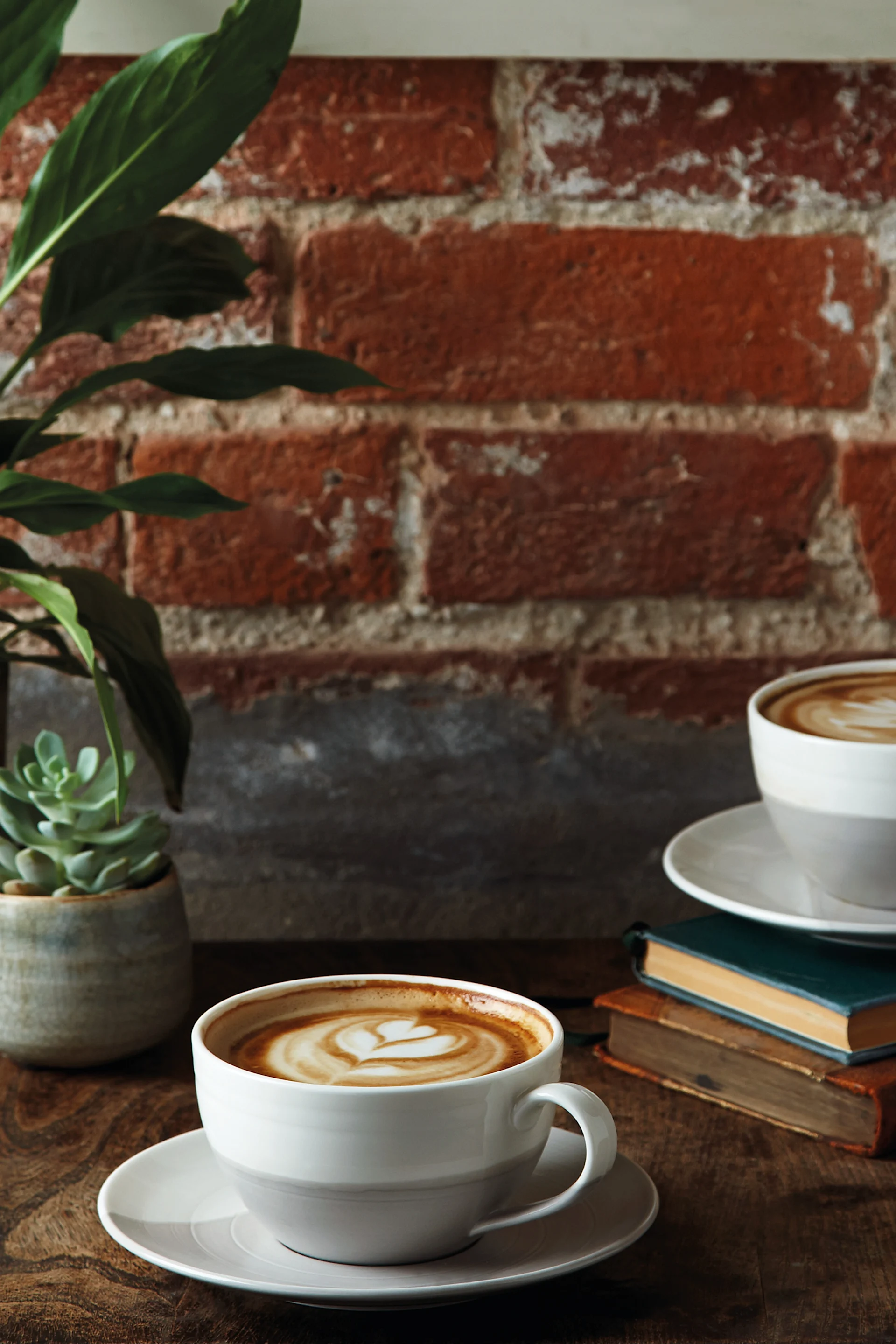 Vakre kaffekopper: Den hvit-grå Coffee Studio-koppen med skål fra Royal Doulton passer perfekt til cappuccino eller filterkaffe.
