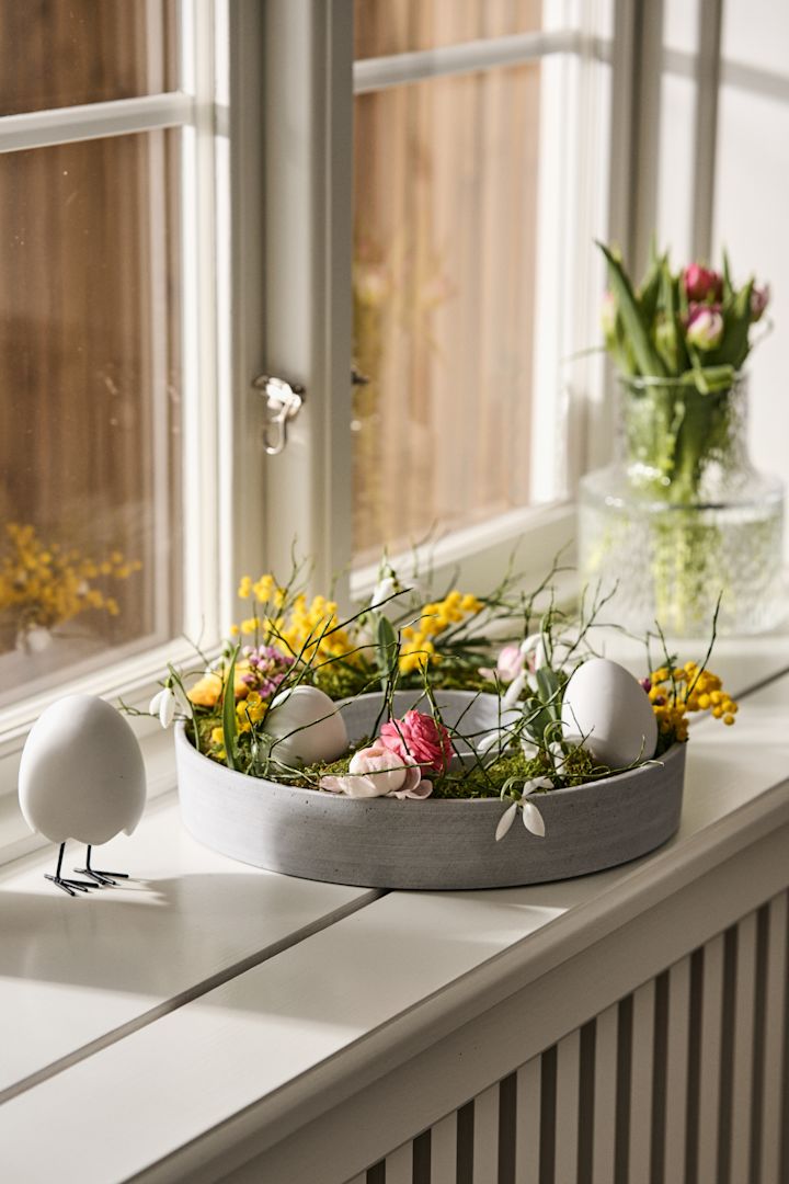 Et enkelt påskeverksted-prosjekt du kan lage selv, er denne DIY påskepynt-kransen i The Ring lysestake fra House Doctor. Den blir en vakker hjemmelaget påskepynt til vinduskarmen eller påskebordet!