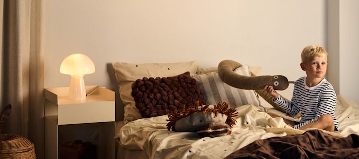 Sesongens mest trendy lampe - sopplampen - her ser du bordlampen Obello fra Globen Lighting.