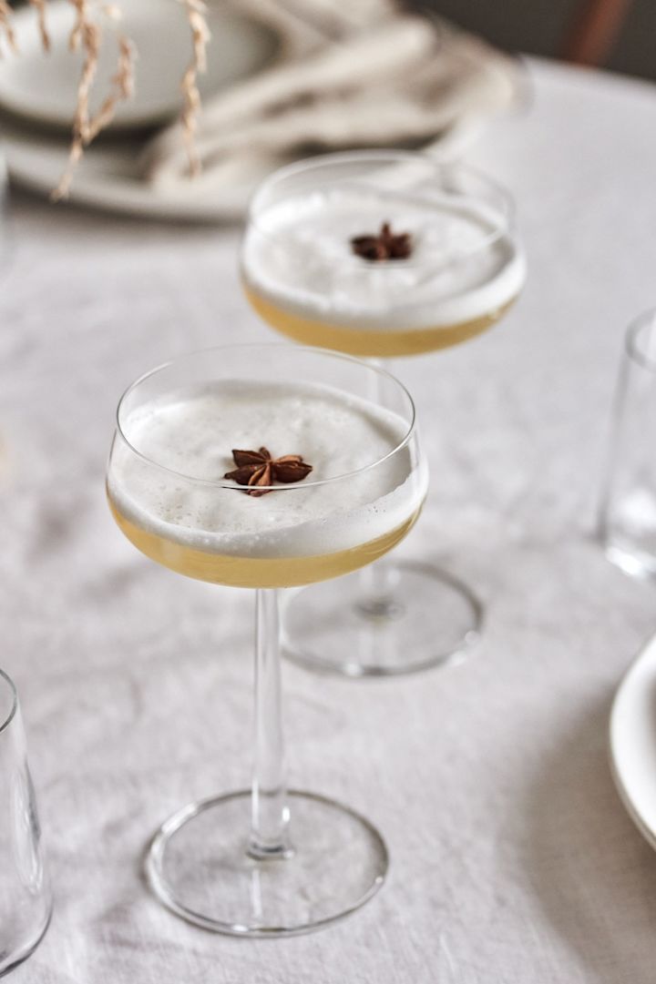 Her ser du et coupéglass, en type glass som kan brukes til cocktailer eller champagne.