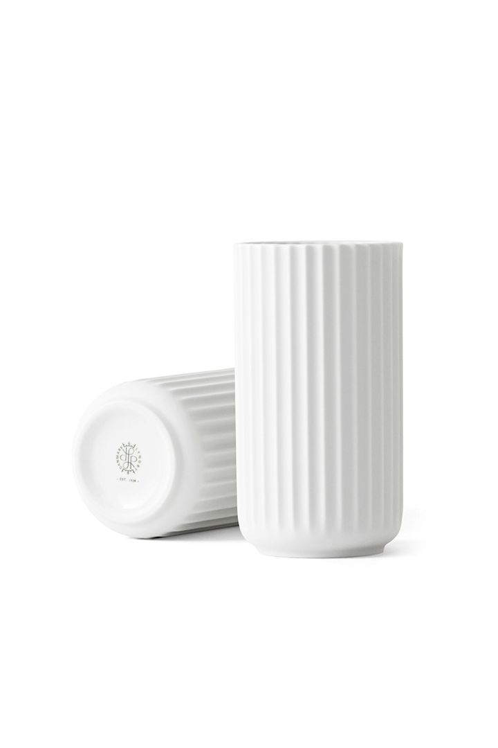 Lyngby vase i hvit - en klassisk og fin bryllupsgave.