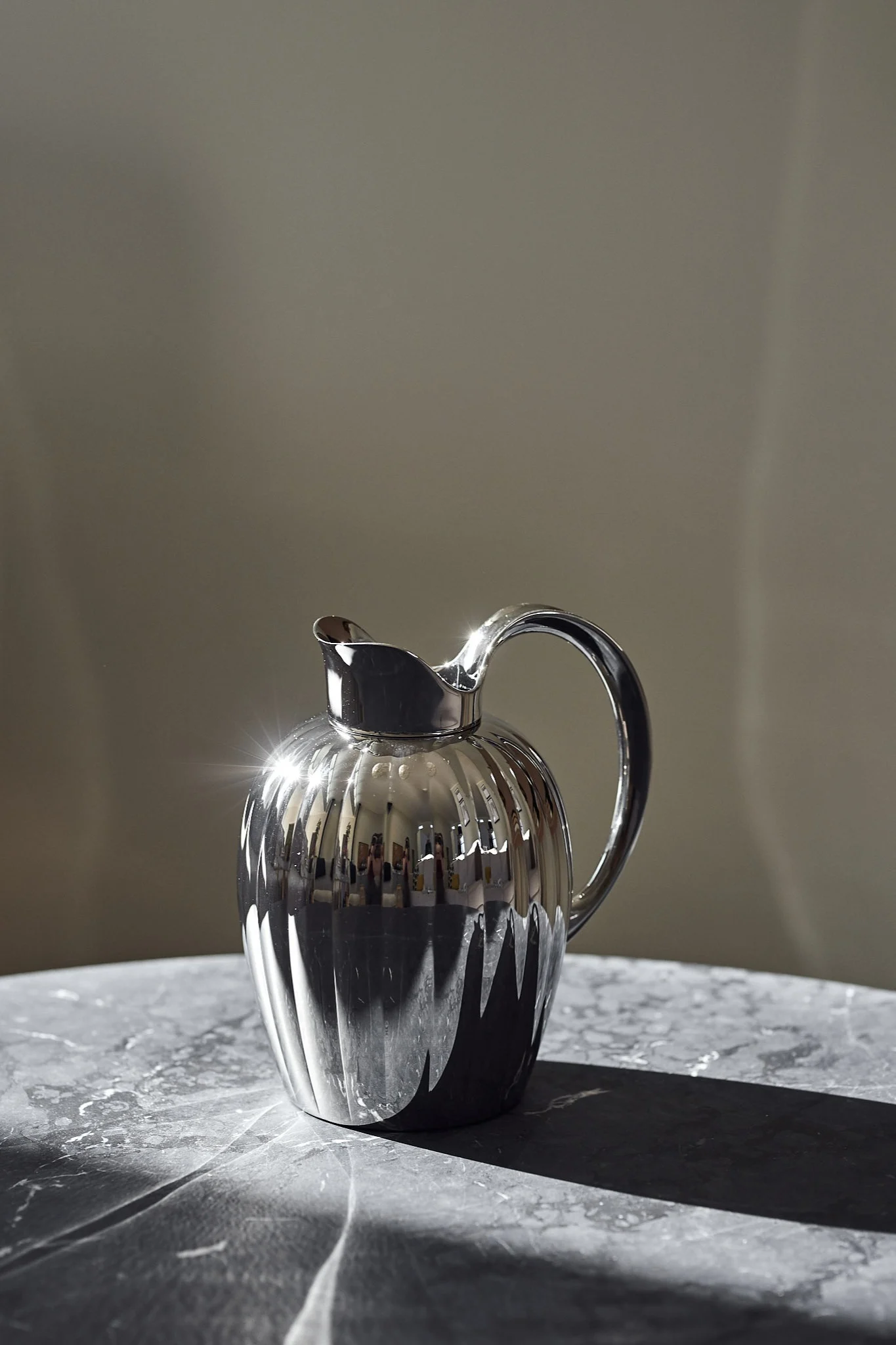 Bernadotte termoskanne eller kanne fra Georg Jensen er perfekte tidløse designgaver som passer å gi bort til alle anledninger. 