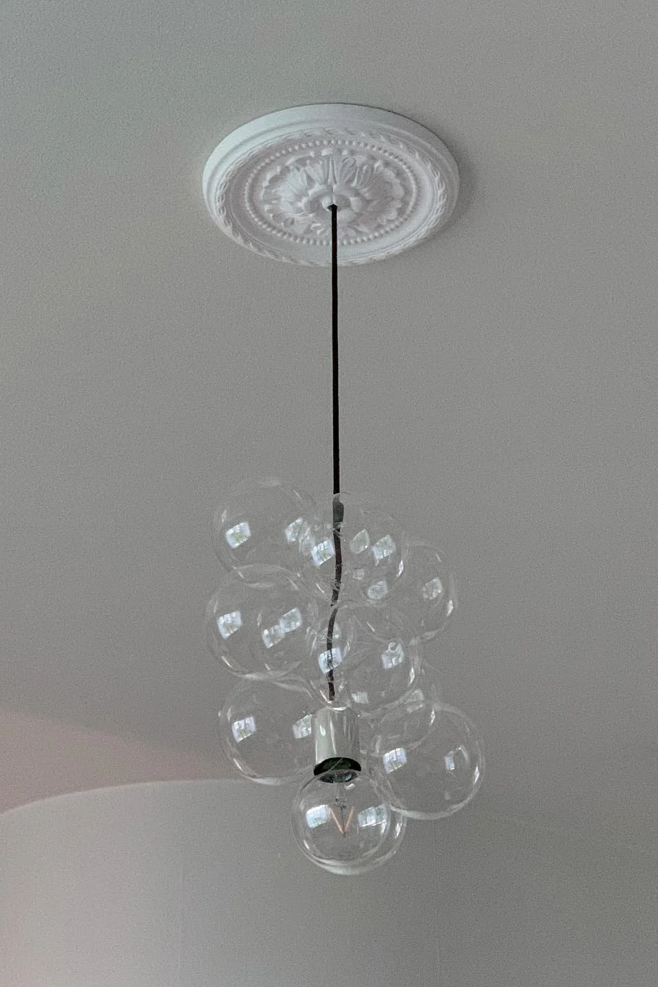 11 moderne taklamper å innrede hjemmet ditt med - her ser du DIY taklampe fra House Doctor.