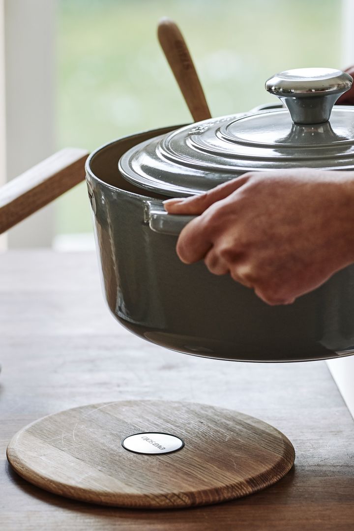 Nordic Kitchen magnetisk kjeleunderlag fra Eva Solo er et praktisk tips på smarte ting til hjemmet, og blir en fin detalj på kjøkkenet.