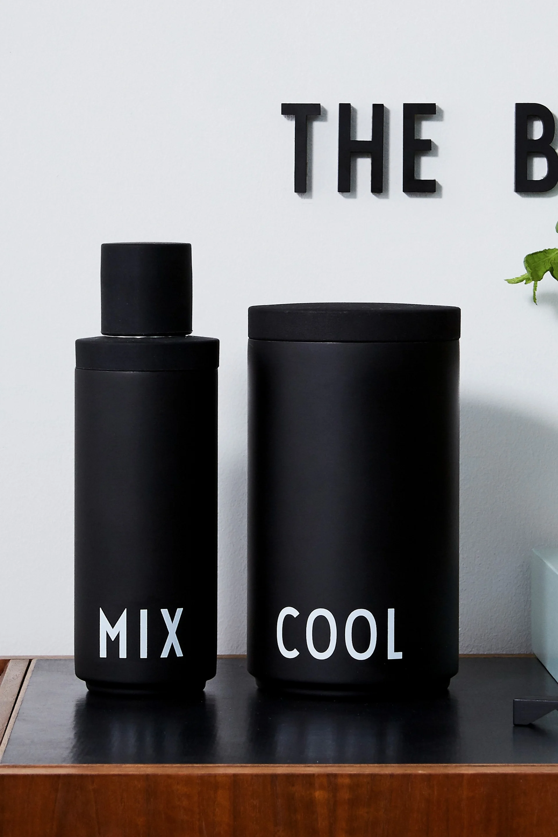 For å lage de beste cocktailene trenger du riktig bartilbehør. Her ser du tilbehøret fra Design Letters.