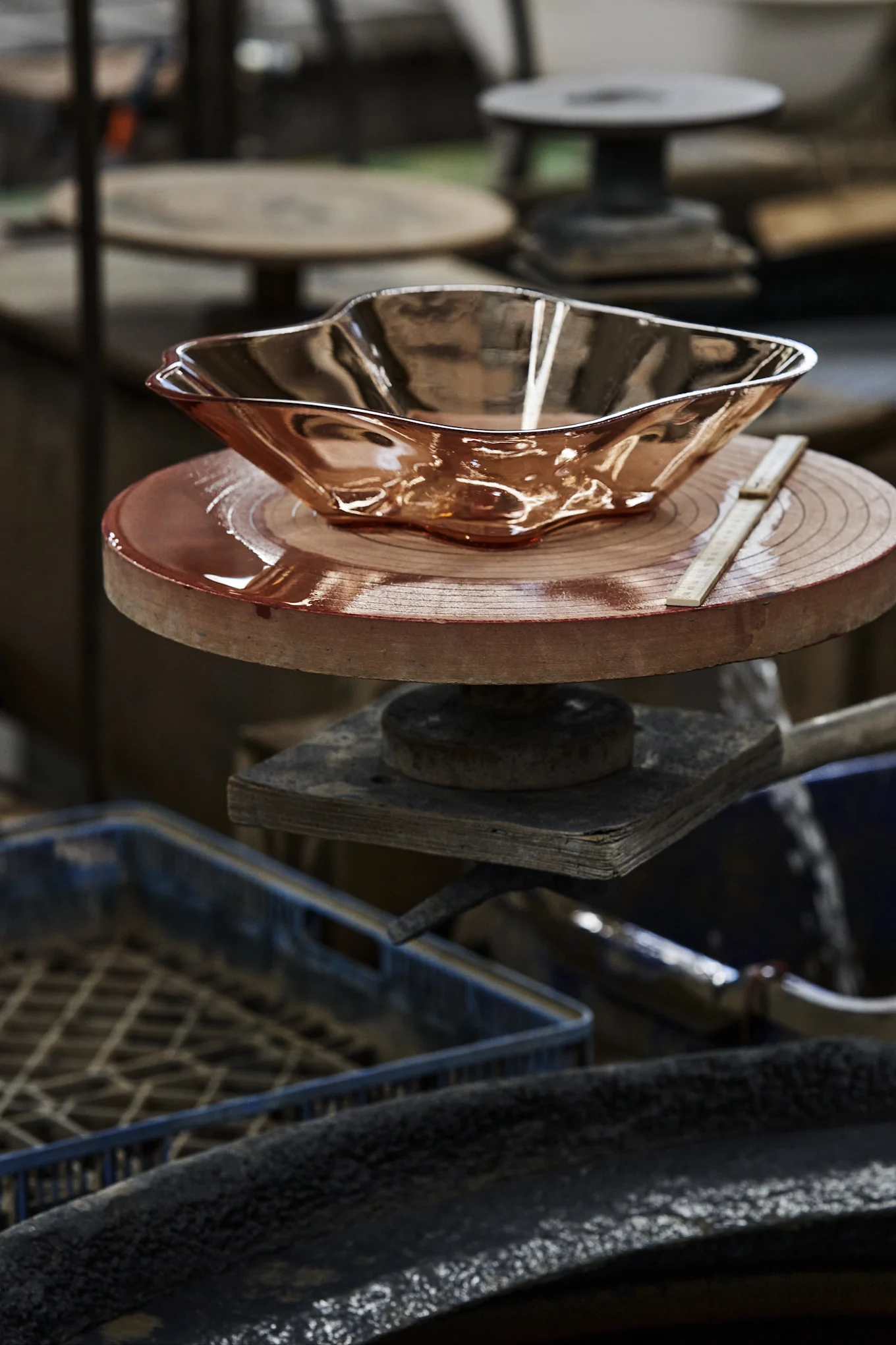 En Alvar Aalto-vase fra Iittala i fargen lin.