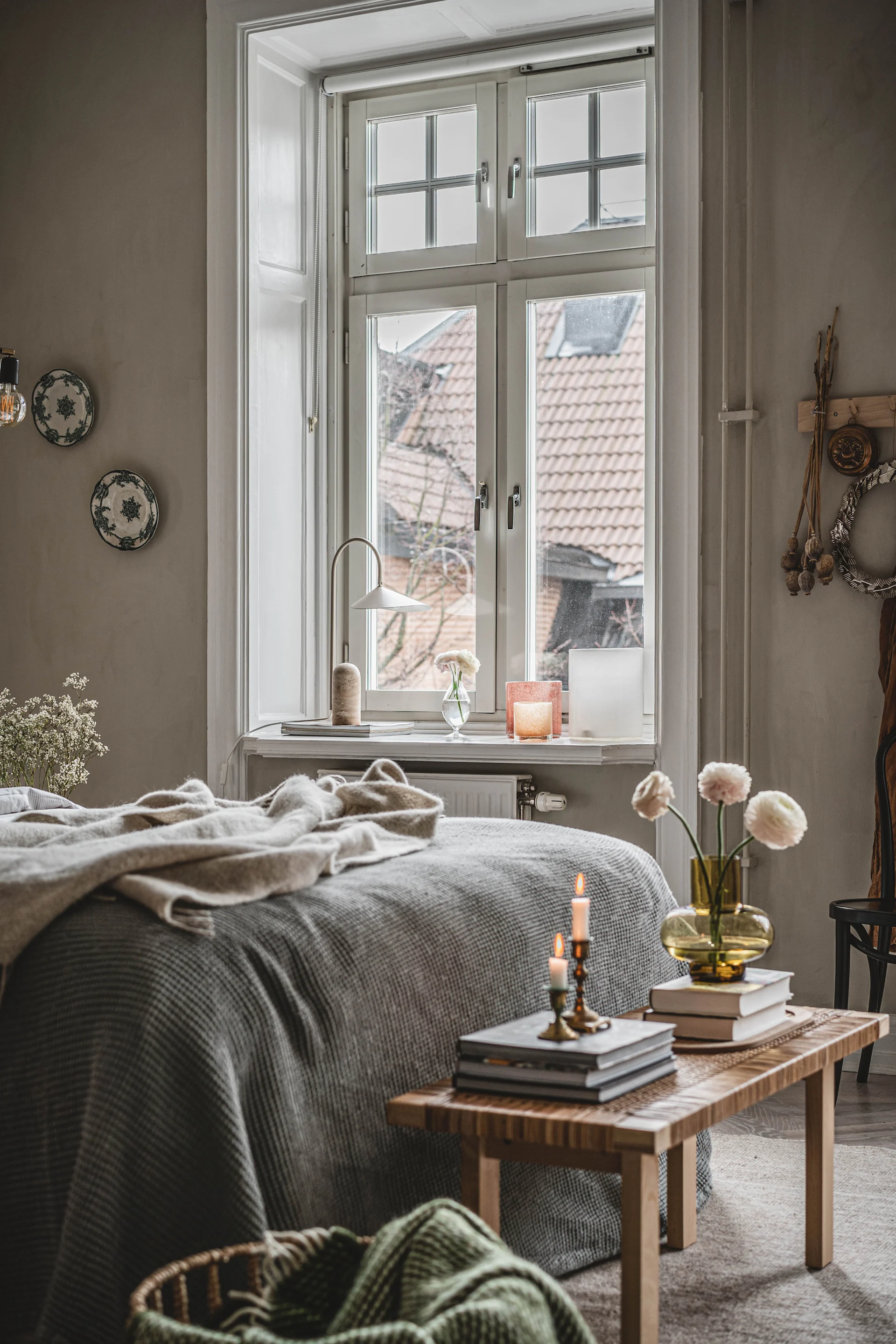 Bruk en avdempet fargeskala i soverommet, så kommer detaljene dine synes enda mer!