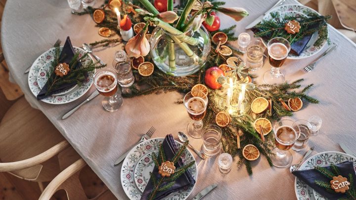 Dekk bordet til julemiddag med Swedish Grace Winter serviset fra Rörstrand.