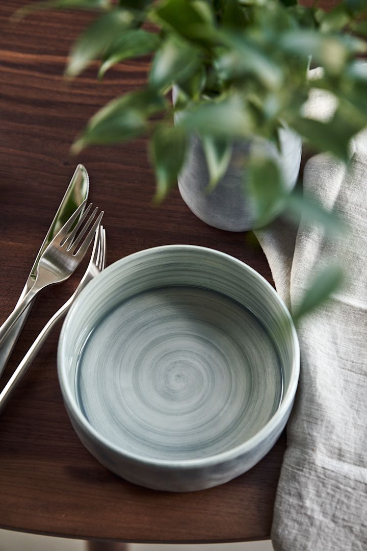 Blå MSY skål fra Mateus i fargen icy blue.