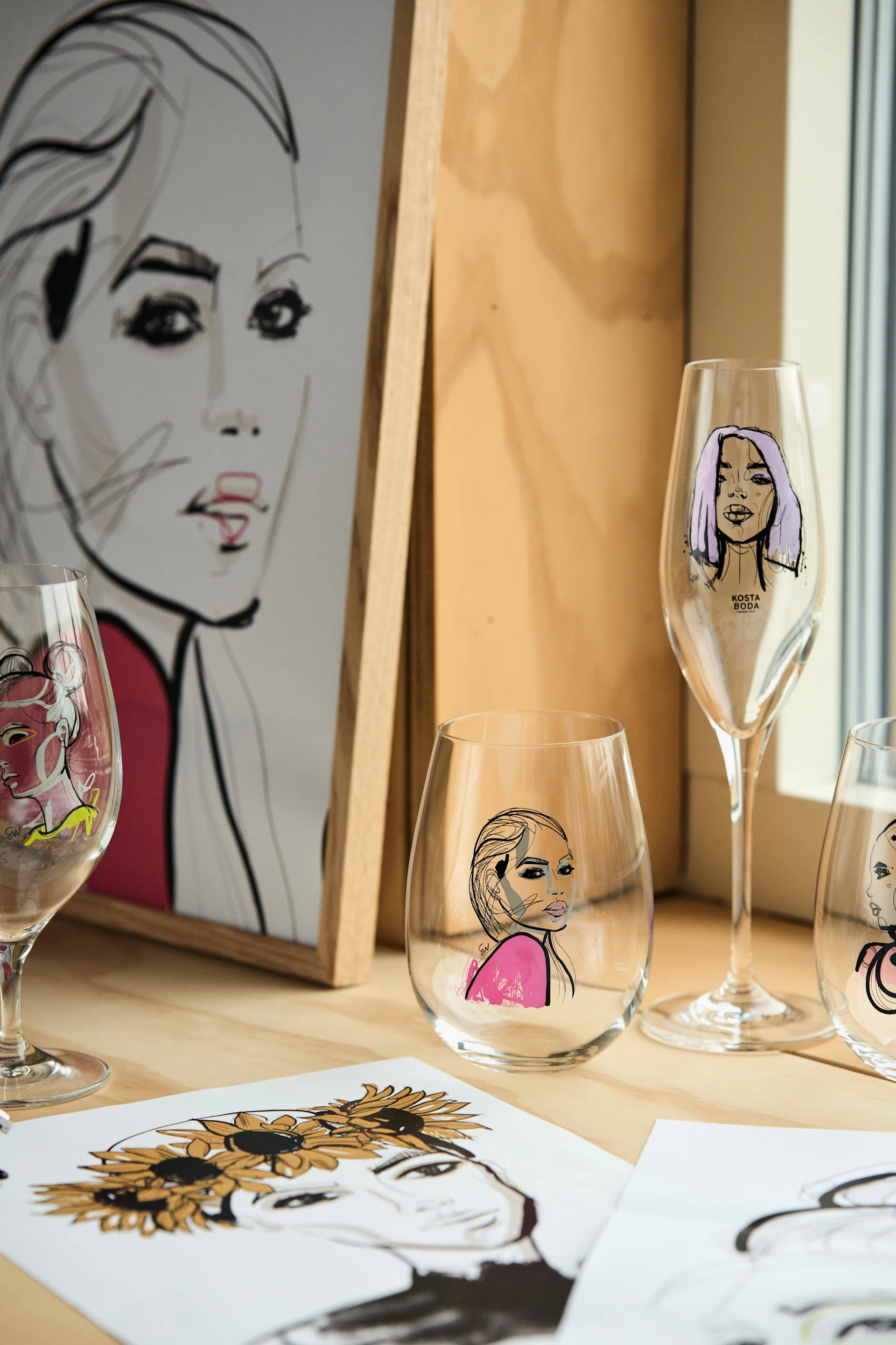 Glassserien All About you fra Kosta Boda - her vann- og champagneglass.