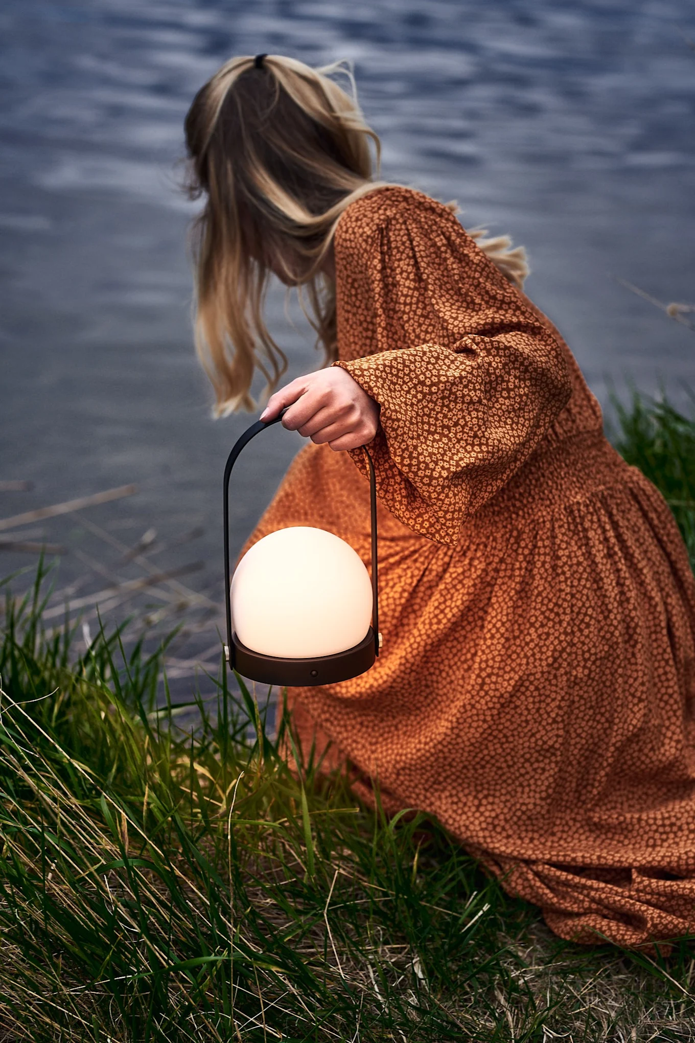 Carrie LED-lampe - Perfekt å ta med seg ut på glamping! 