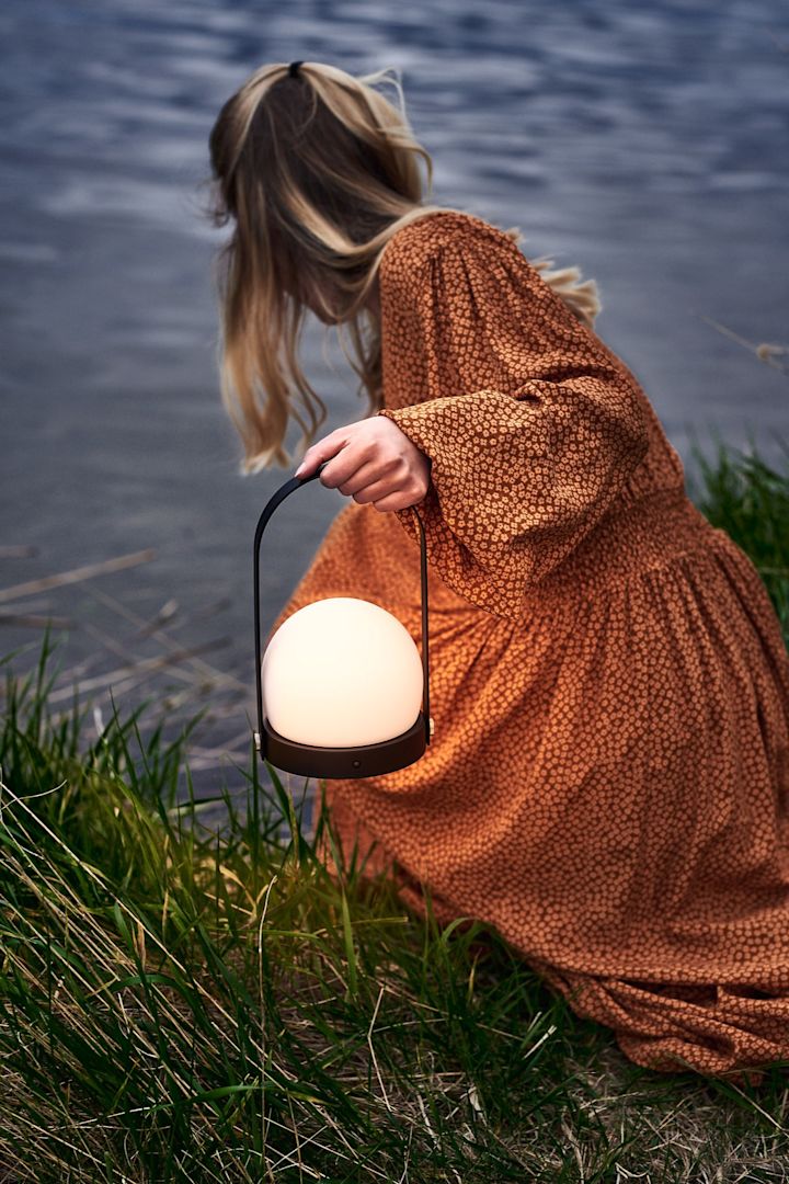 Carrie LED-lampe - Perfekt å ta med seg ut på glamping! 