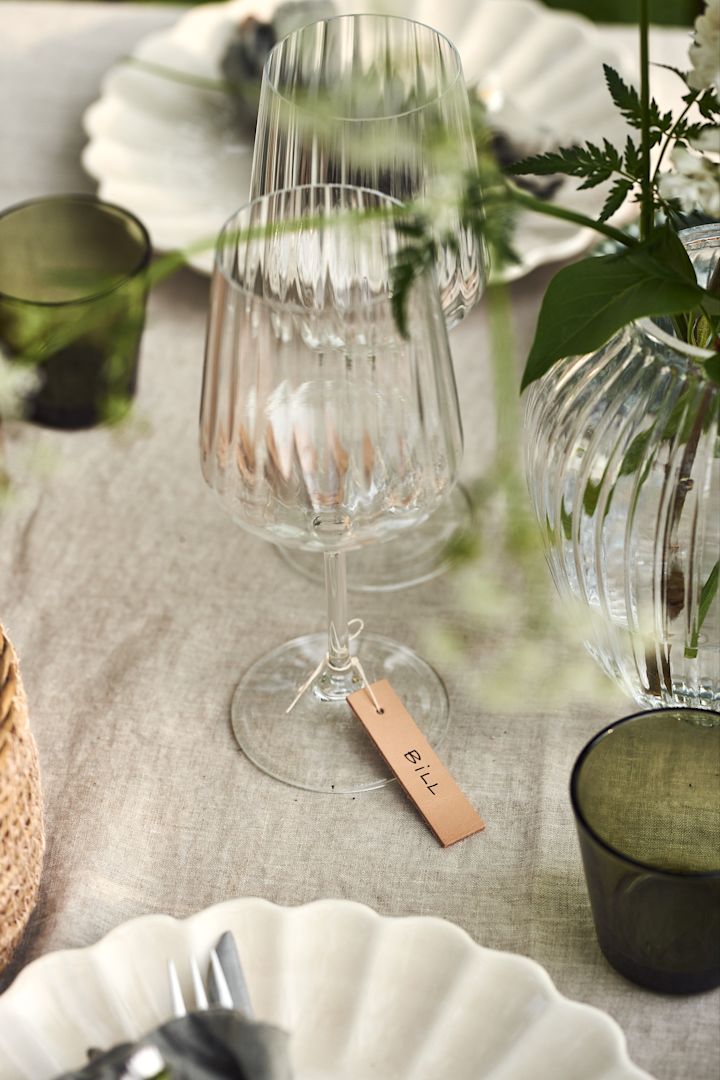 Borddekking sommerfest i hagen med LifeStyle rødvinsglass fra Spiegelau.