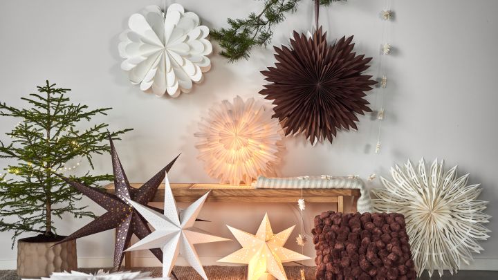 Årets julestjerner fra Watt & Veke, Star Trading og Scandi Living i hvitt og brunt.