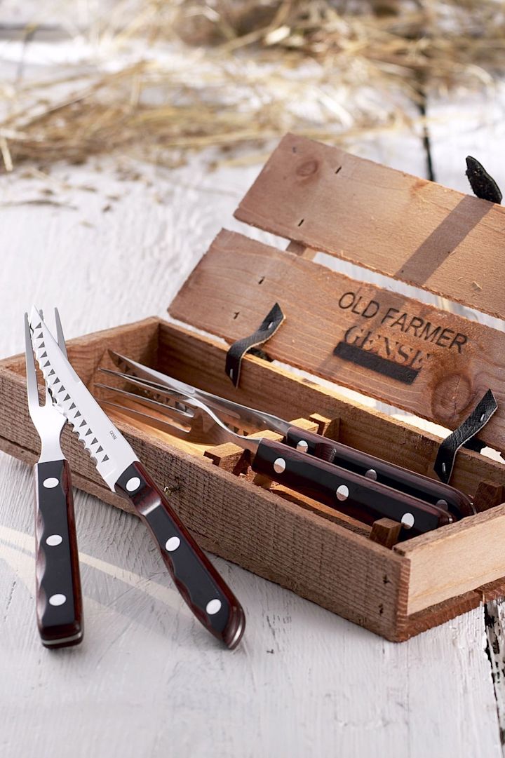 Bestikkguide - vedlikeholdsråd for rengjøring av bestikk. Old Farmer grillbestikk i rustfritt stål med trehåndtak fra Gense.