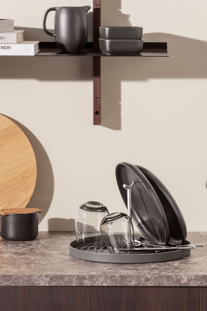 Sammenleggbart oppvaskstativ fra Eva Solo er et praktisk tips til smarte ting til hjemmet og vil forenkle hverdagen din på et blunk.