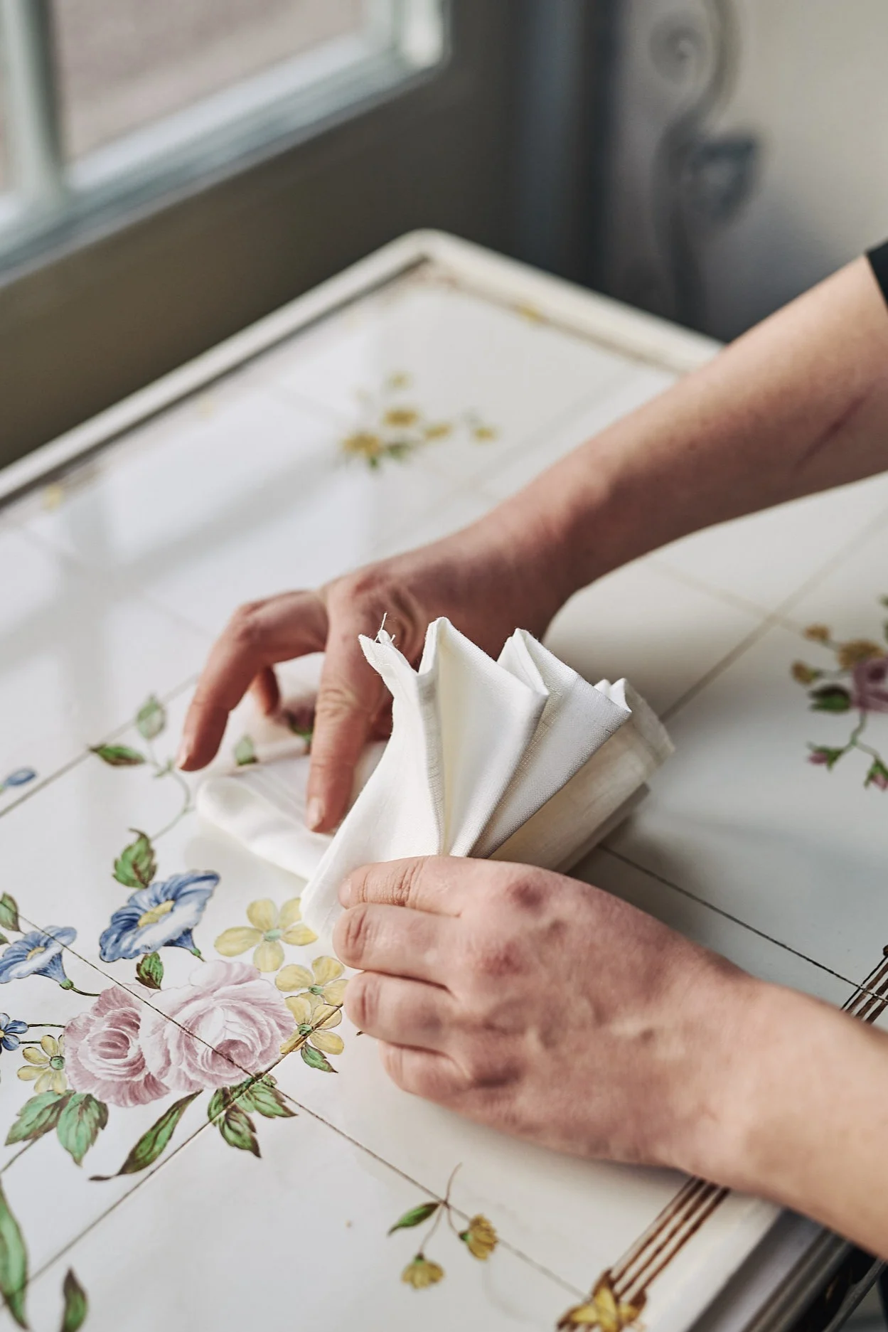 Brette servietter som en vifte til nyttår, jul og fest.