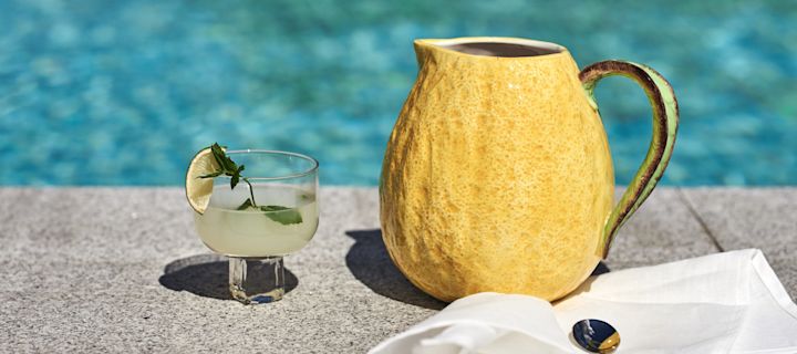 Tips til gode sommerdrinker - en forfriskende boblende melondrink servert fra trendy Ripple longdrinkglass fra Ferm Living.