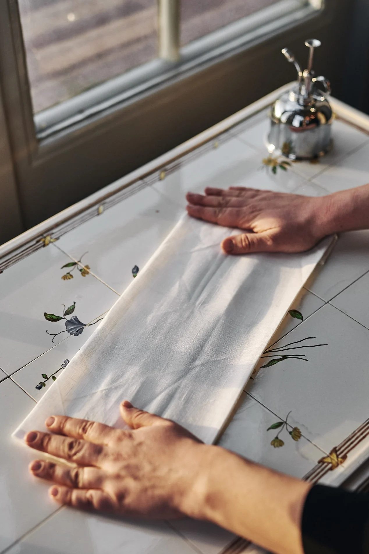 En avansert serviettbretting for å lage en skjorte.