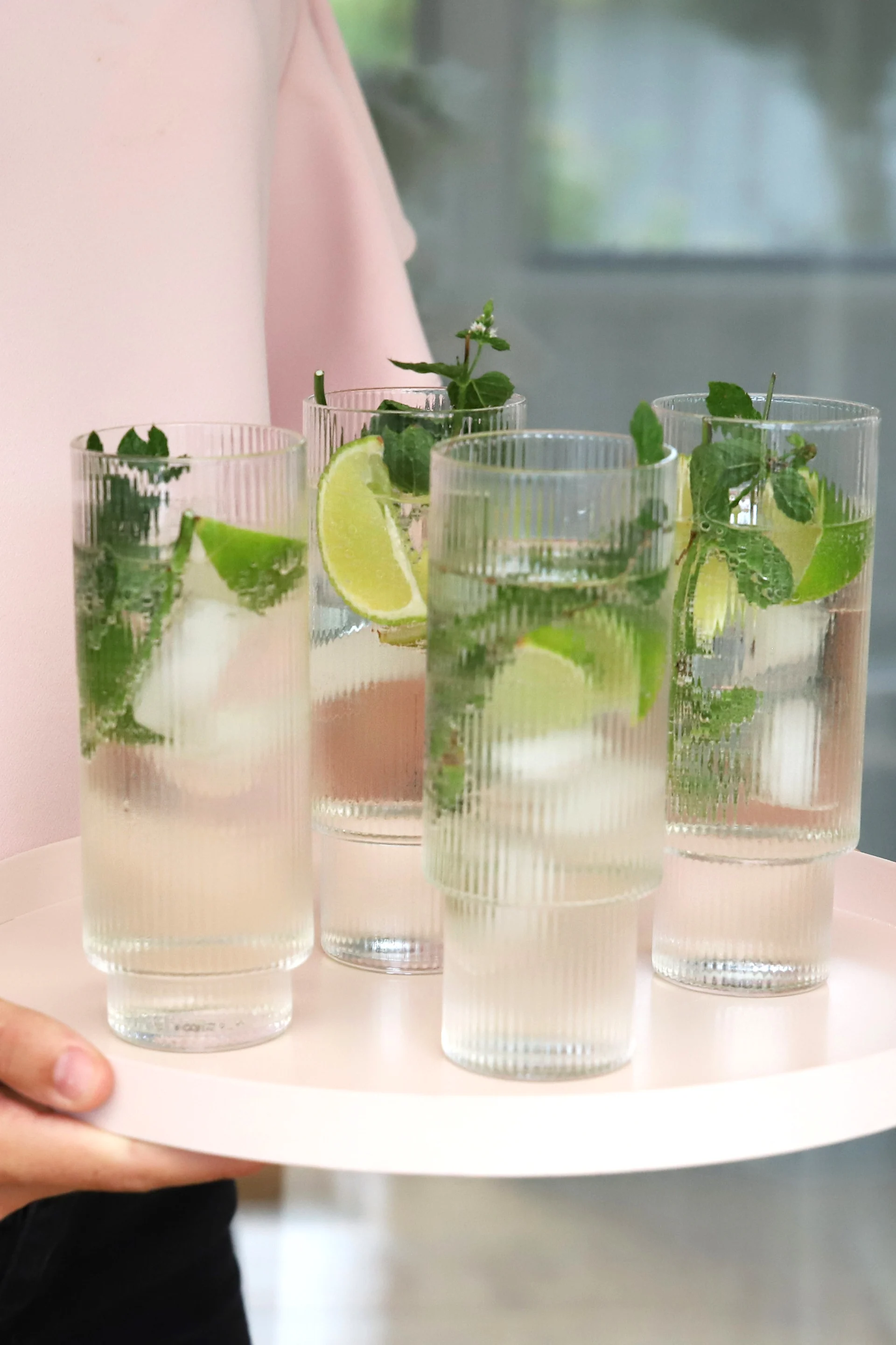 Her kan du se Ripple longdrinkglassene fra ferm LIVING, perfekt for forfriskende mojitos.