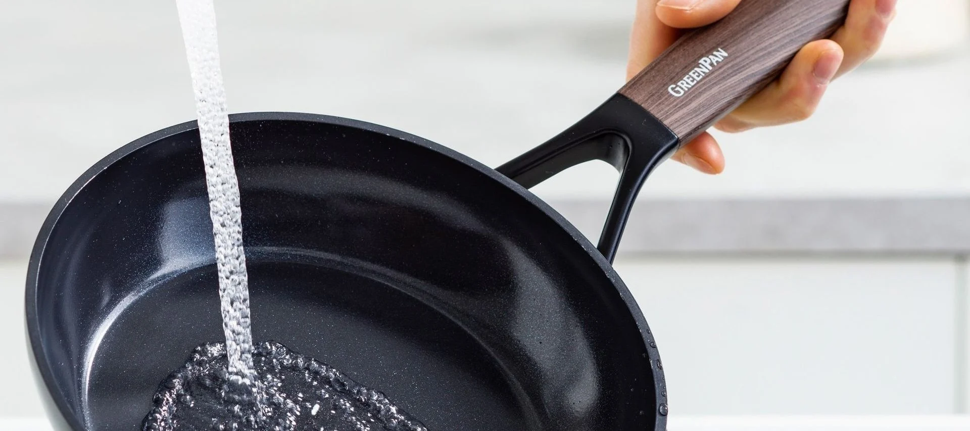 Norden stekepanne i rustfritt stål fra Fiskars.