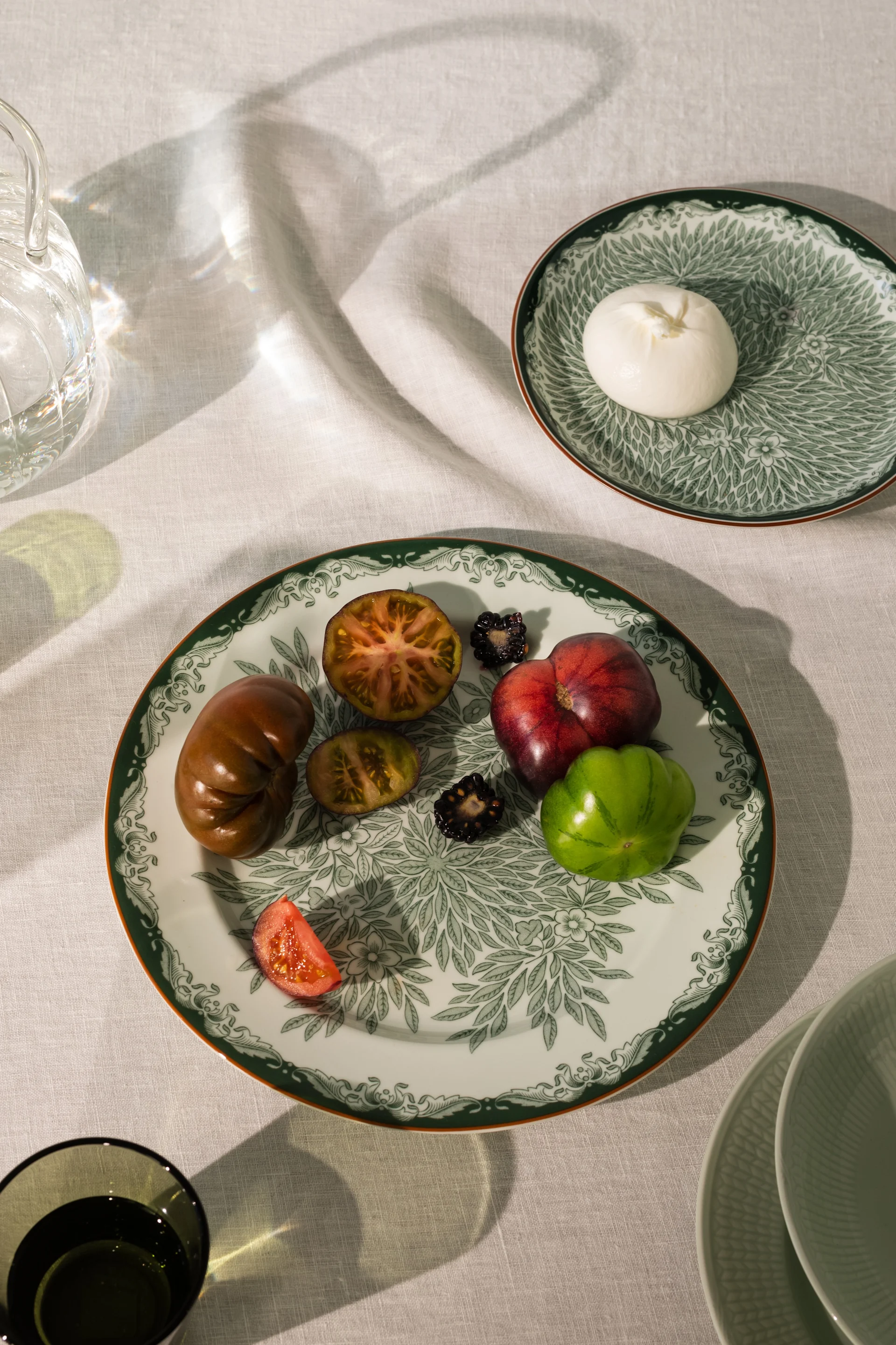 Bau blomsterpotte fra Ferm Living, Shell vase fra Ferm Living.