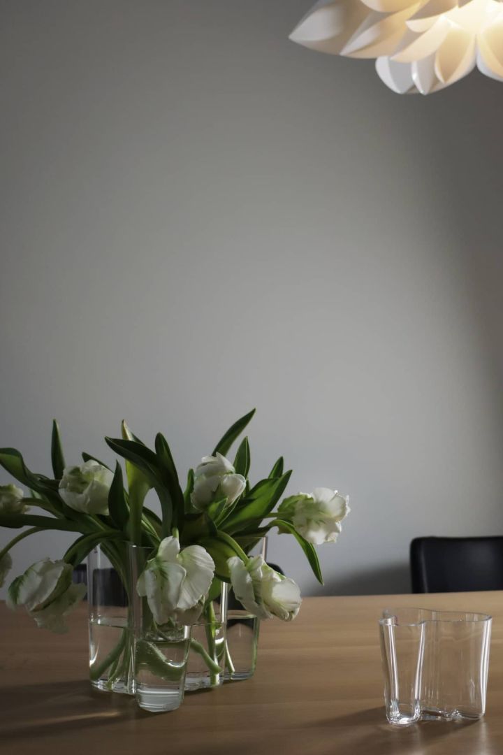 Den klassiske Alvar Aalto-vasen fra Iittala er det perfekte gavesettet og med en liten og stor vase.